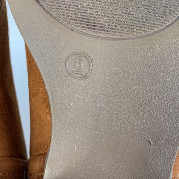 Dunes caramel (brown tones) faux suede ankle bootie size 6M - Picture 7 of 14